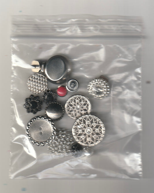 Lot de 15 boutons couleur argent